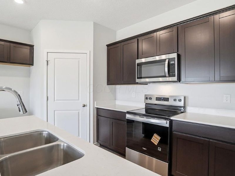 146 Brookside Drive, Jeffersonville, OH 43128 Photo 7