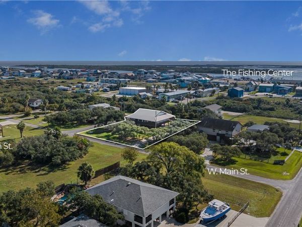 1401 W Main Street , Port O'Connor, TX 77982