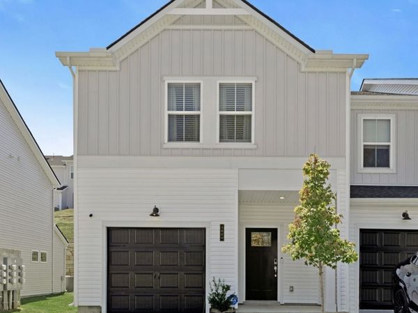 4669 Ridge Bend Dr, Nashville, TN 37207