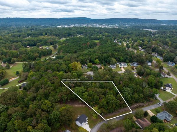 7215 Flagstone Drive , Ooltewah, TN 37363