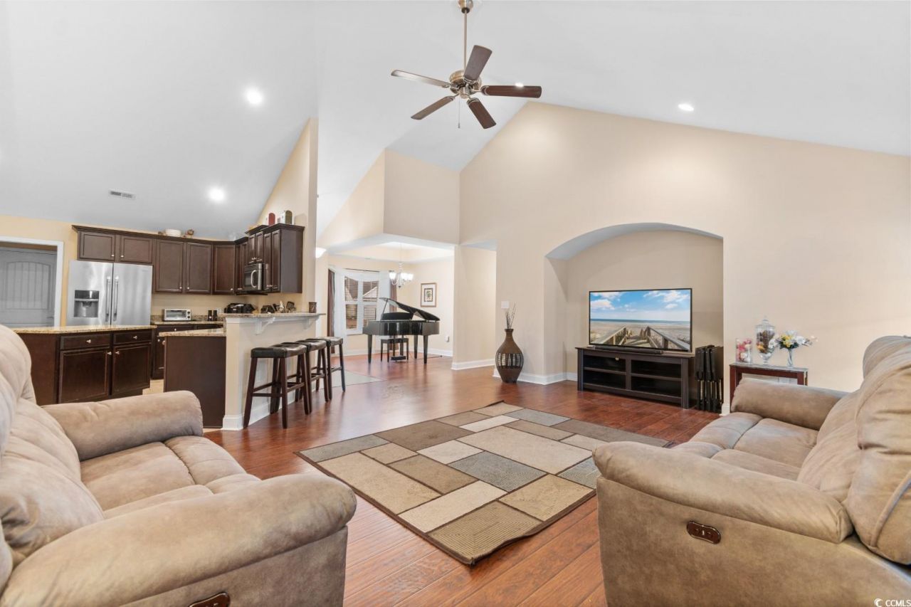 221 Avery Dr. Photo 10