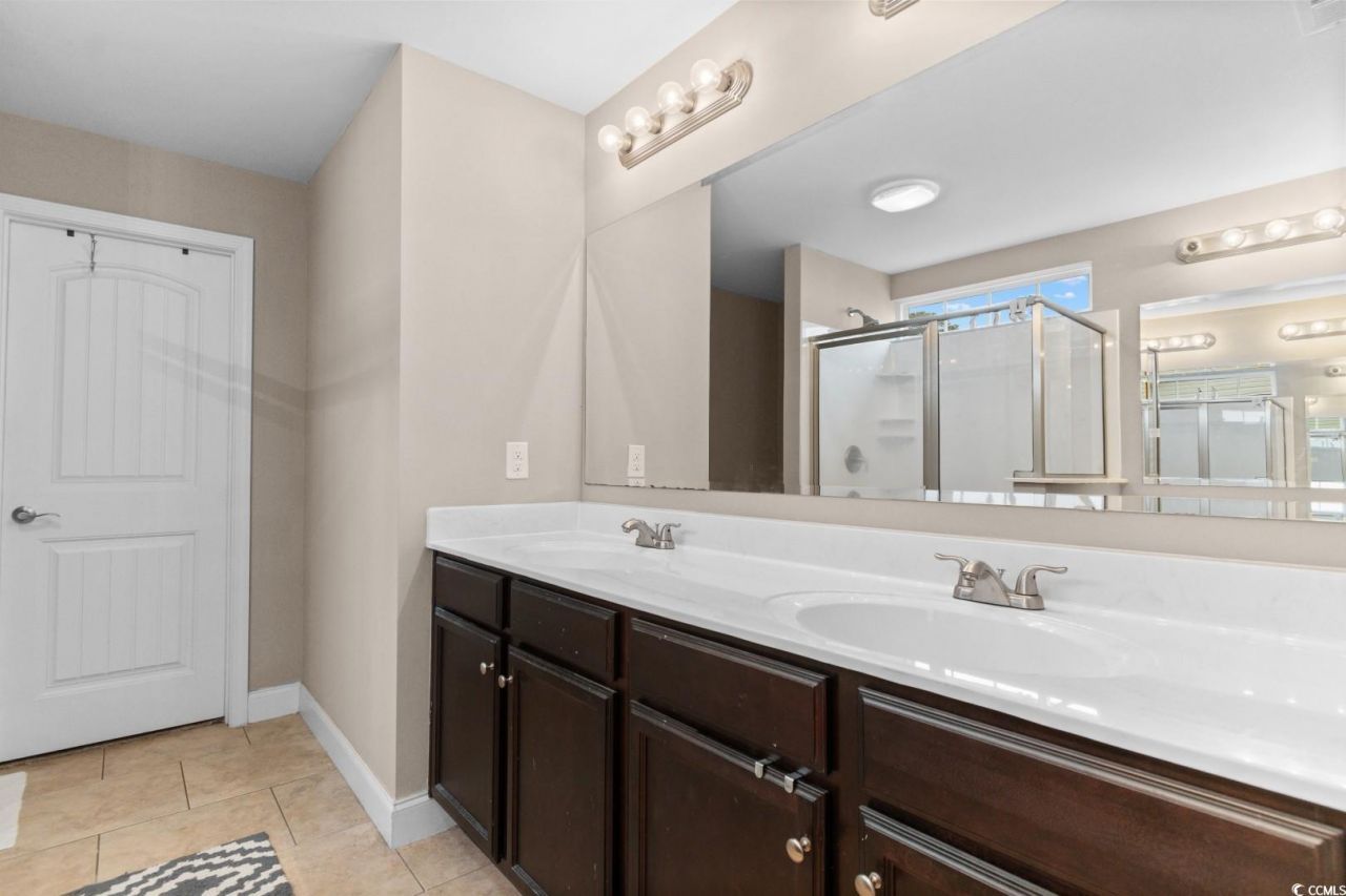 221 Avery Dr. Photo 14