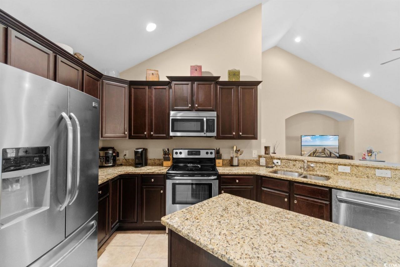 221 Avery Dr. Photo 4