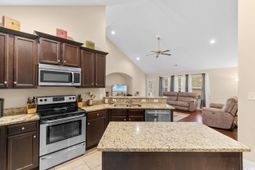 221 Avery Dr. photo 4