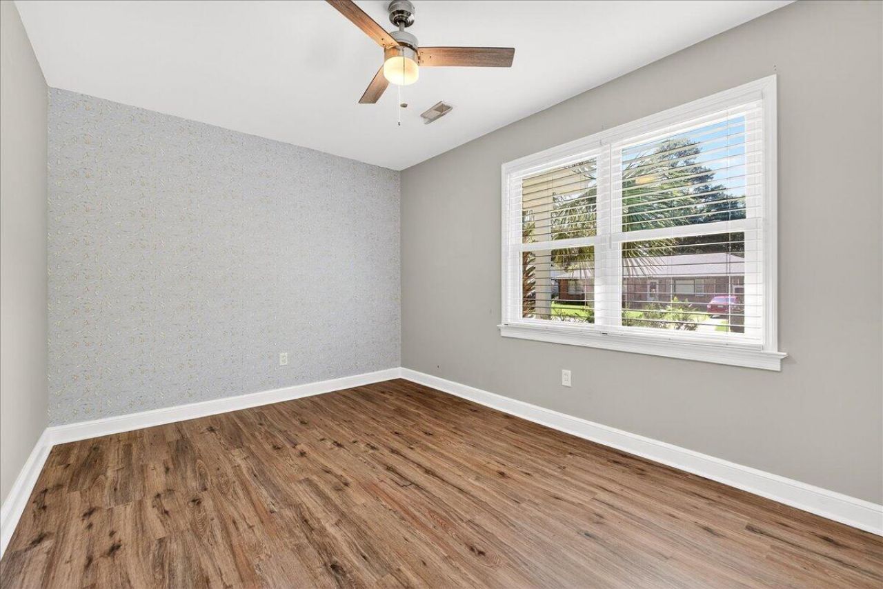 712 Longfellow Road Photo 23