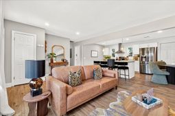 712 Longfellow Road photo 4