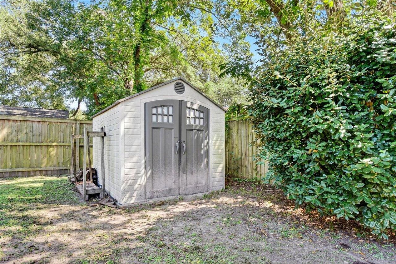 712 Longfellow Road Photo 33