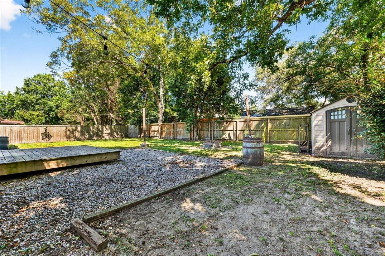 712 Longfellow Road Photo 35