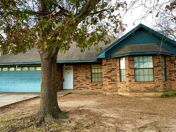 609 Main Street, Roanoke, TX 76262
