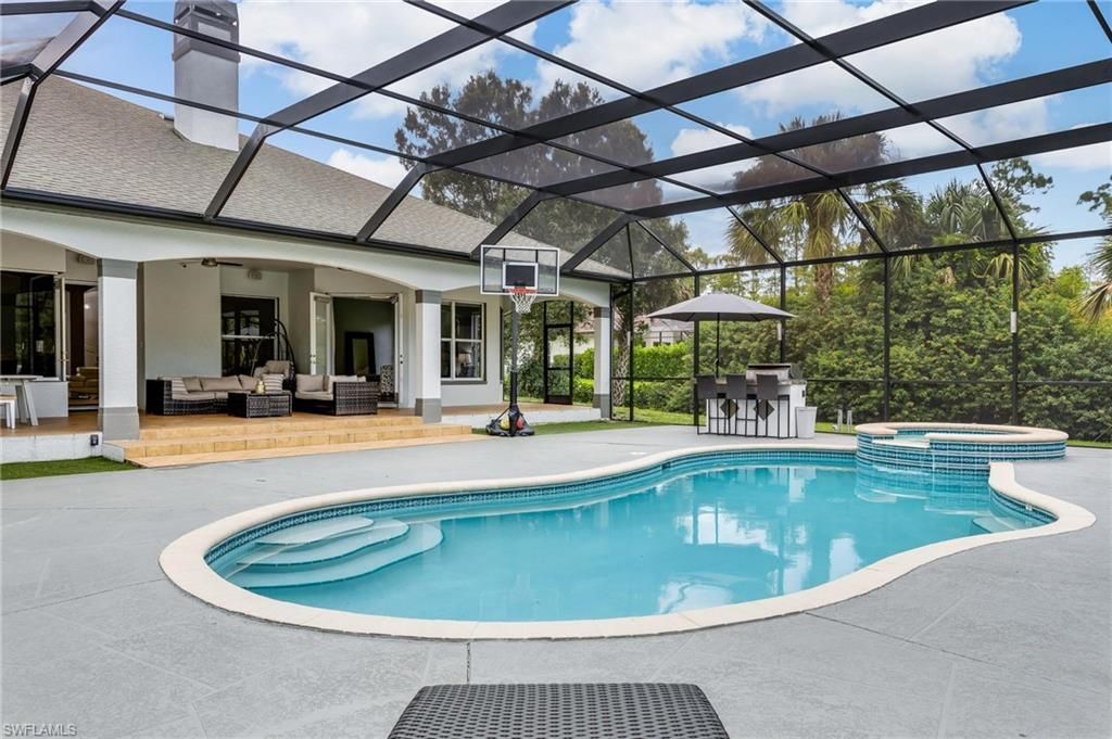 160 Logan Blvd S, Naples, FL 34119 Photo
