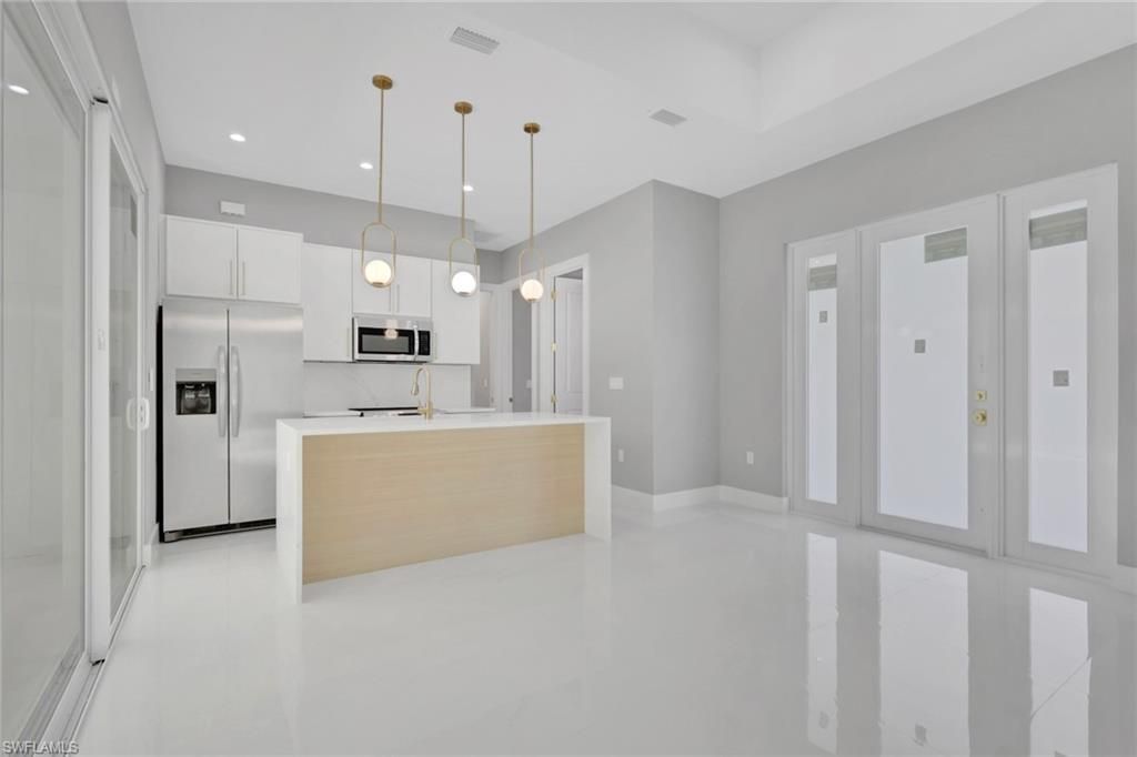 160 Logan Blvd S, Naples, FL 34119 Photo