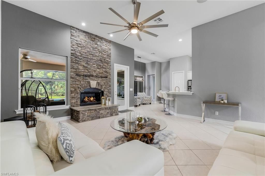 160 Logan Blvd S, Naples, FL 34119 Photo
