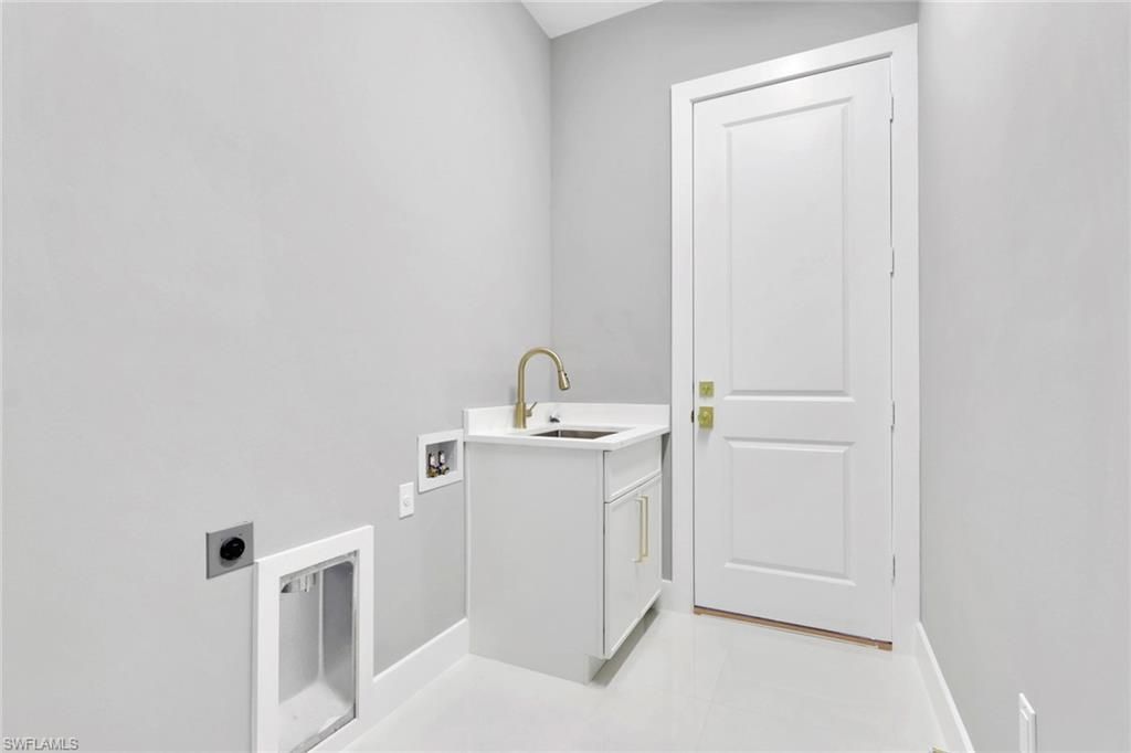 160 Logan Blvd S, Naples, FL 34119 Photo