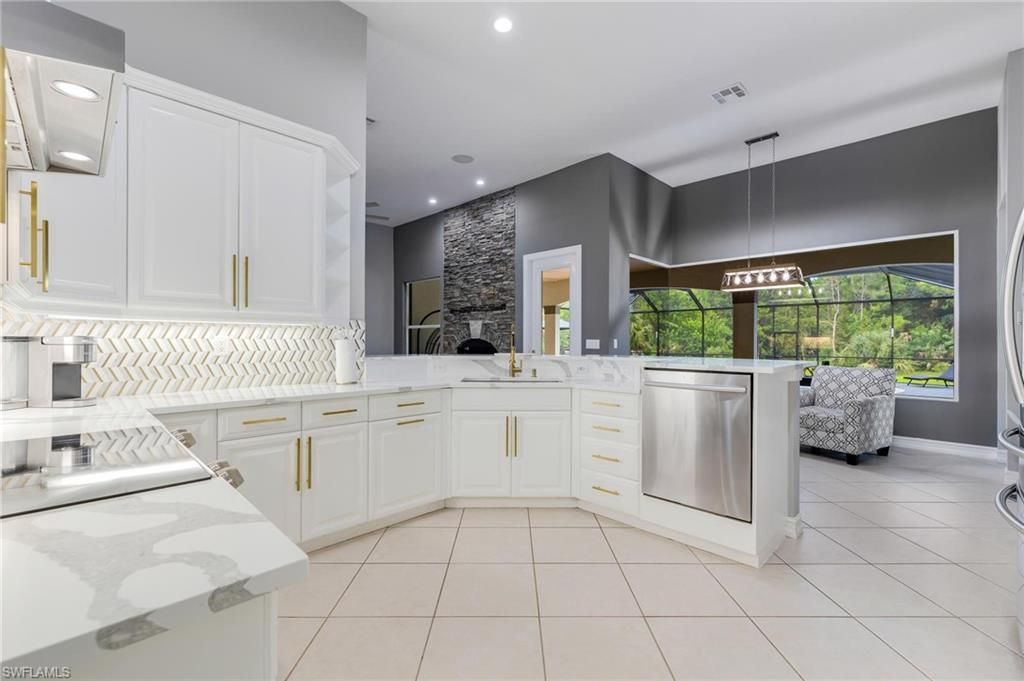 160 Logan Blvd S, Naples, FL 34119 Photo