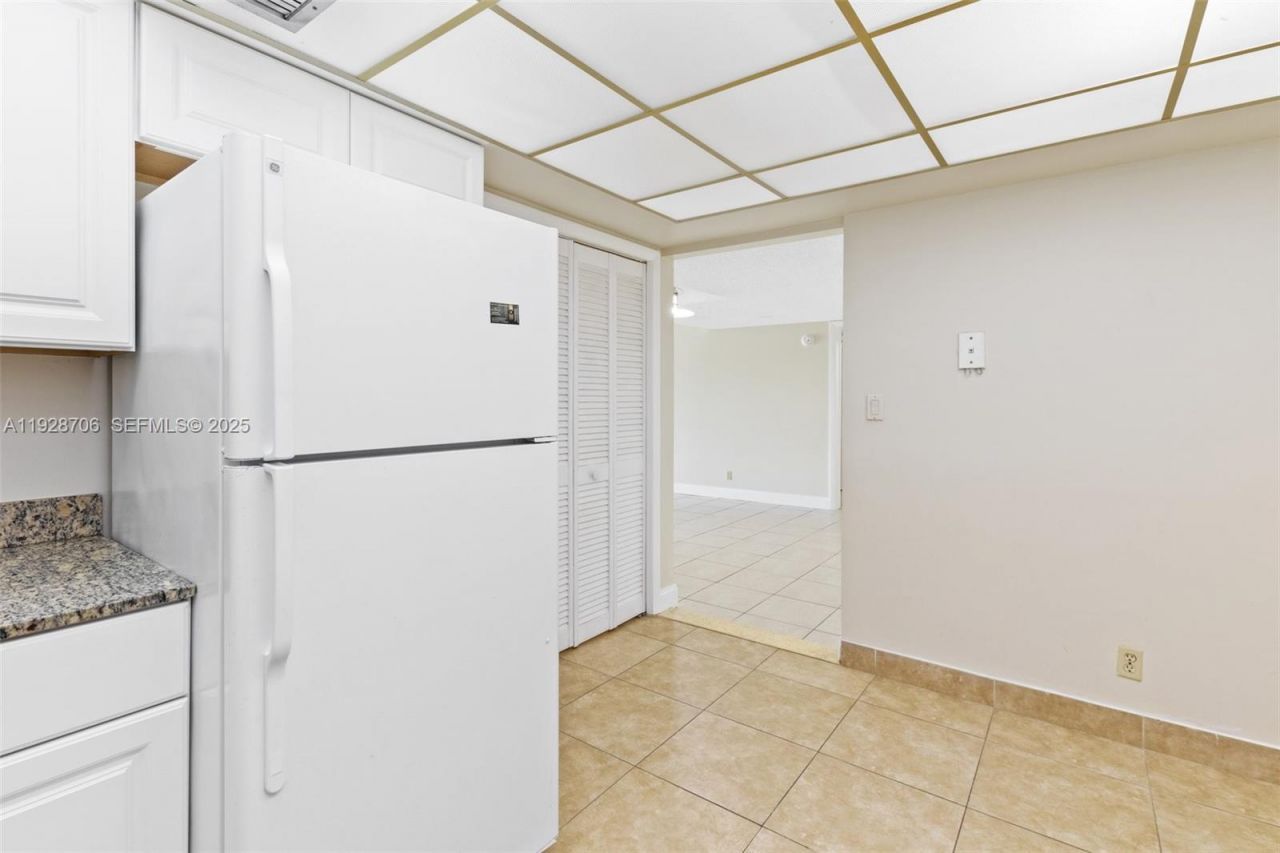 16400 Golf Club Rd, Unit 104, Weston, FL 33326 Photo