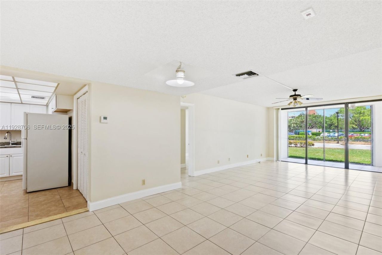 16400 Golf Club Rd, Unit 104, Weston, FL 33326 Photo