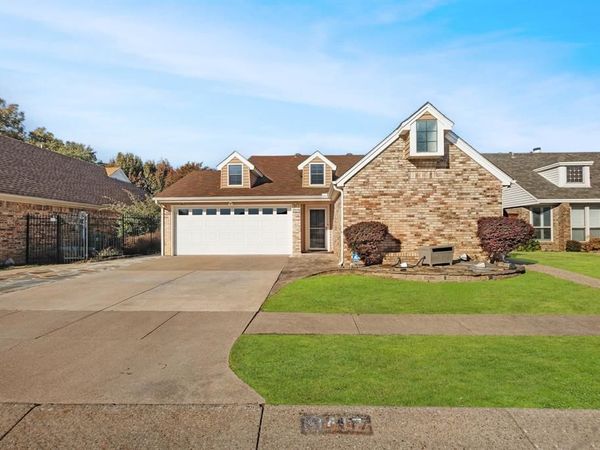 1417 Autumn Chase Square, Bedford, TX 76022