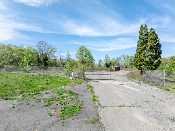 403 Main Street, New Paltz, NY 12561