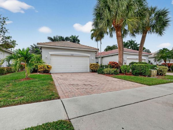 10564 Royal Caribbean Circle, Boynton Beach, FL 33437