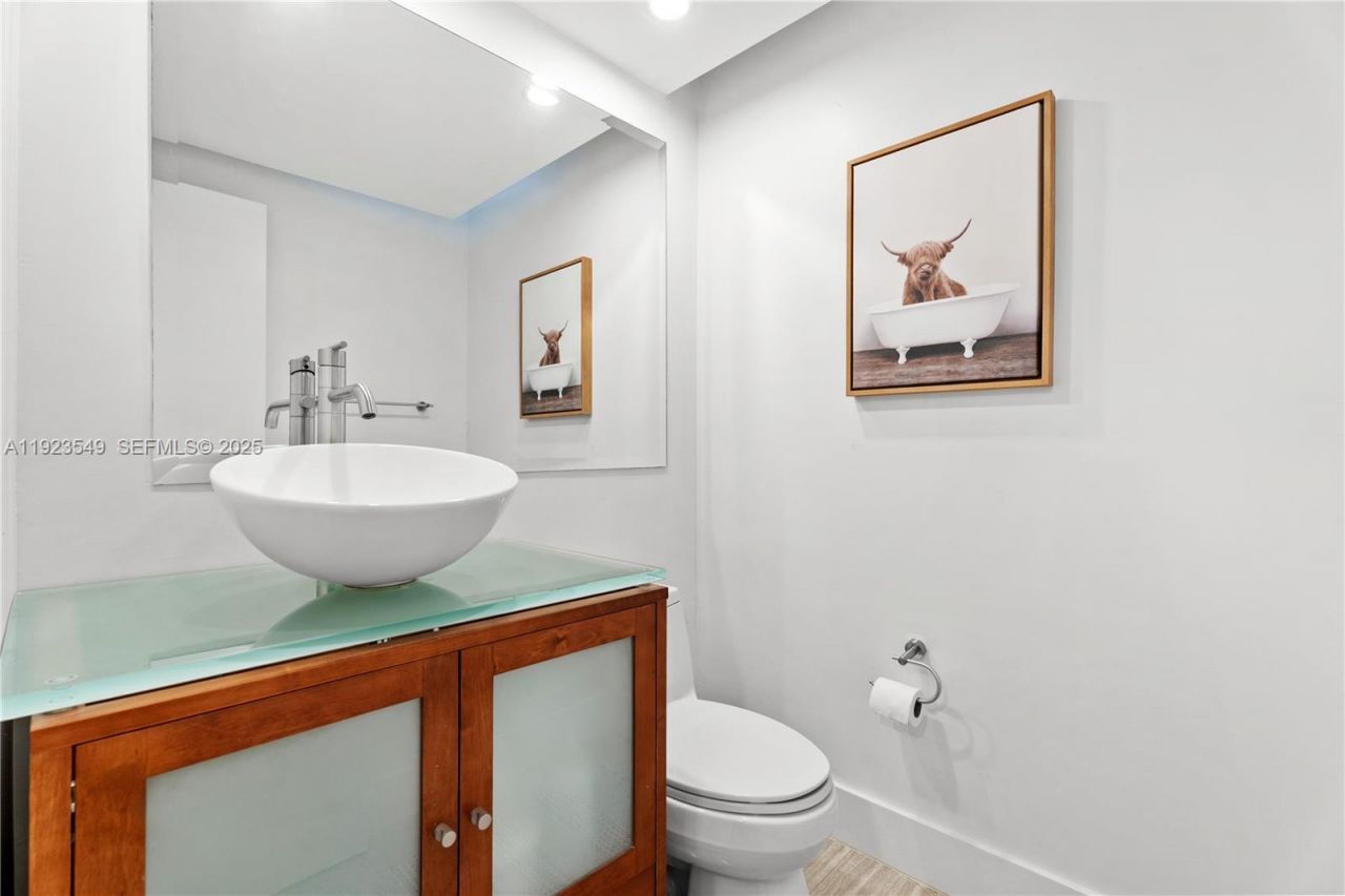 2528 N 38 Ave, Unit D-32, Hollywood, FL 33021 Photo