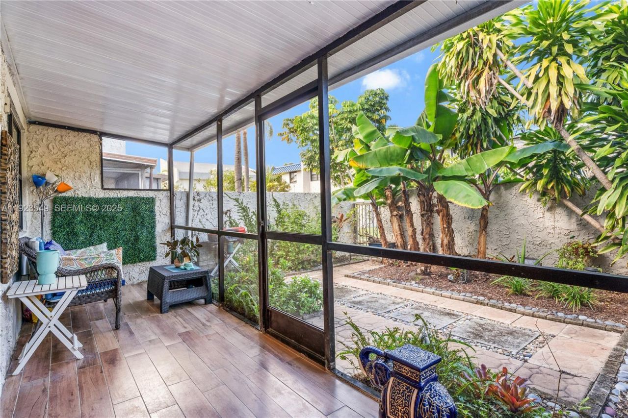 2528 N 38 Ave, Unit D-32, Hollywood, FL 33021 Photo