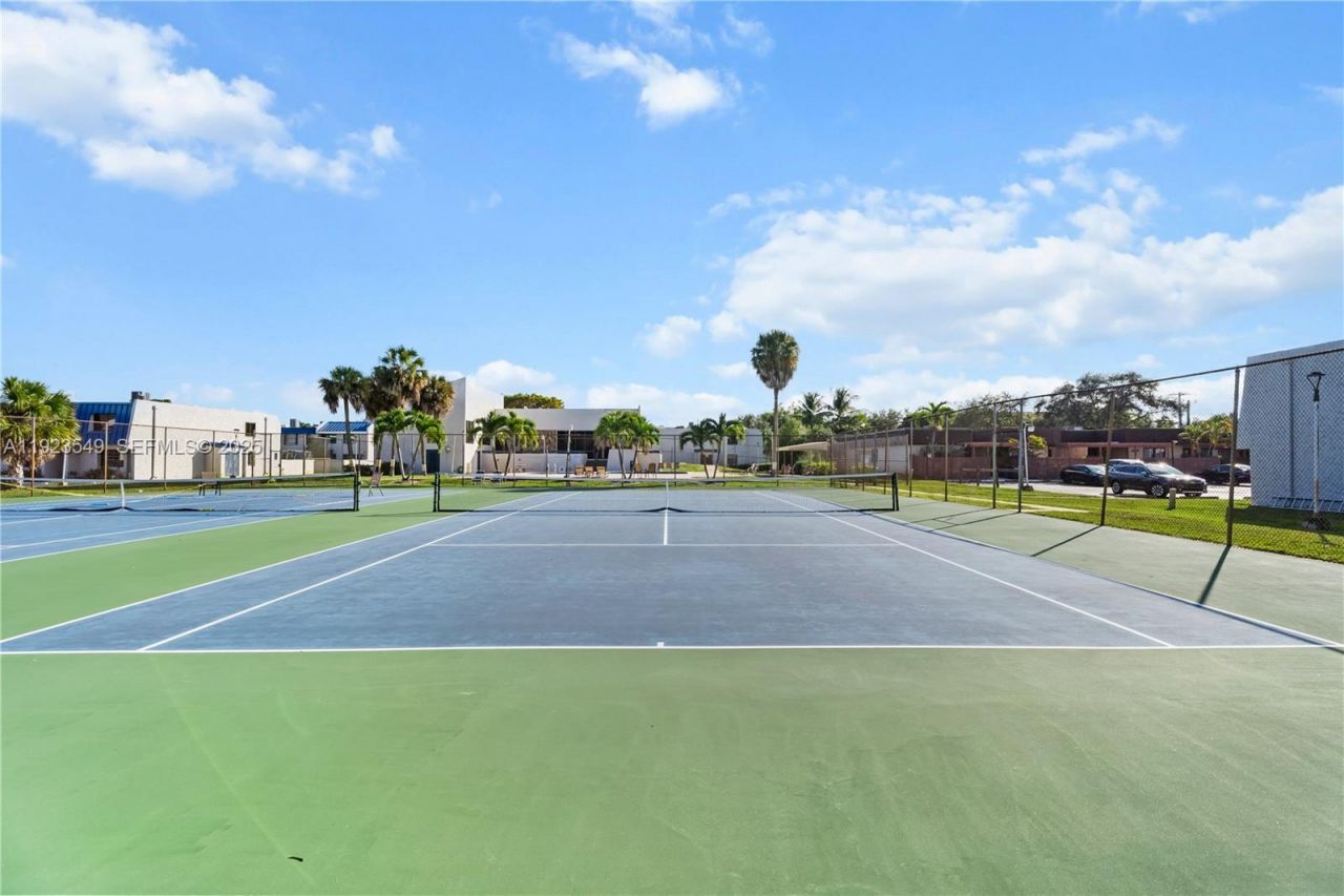 2528 N 38 Ave, Unit D-32, Hollywood, FL 33021 Photo