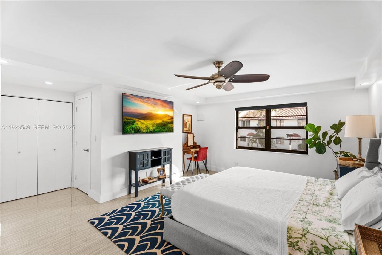 2528 N 38 Ave, Unit D-32, Hollywood, FL 33021 Photo