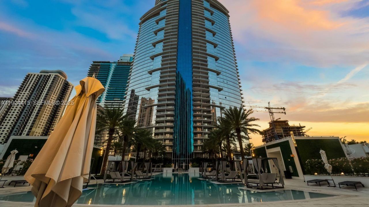 851 NE 1st Ave, Unit Cabana 15, Miami, FL 33132 Photo