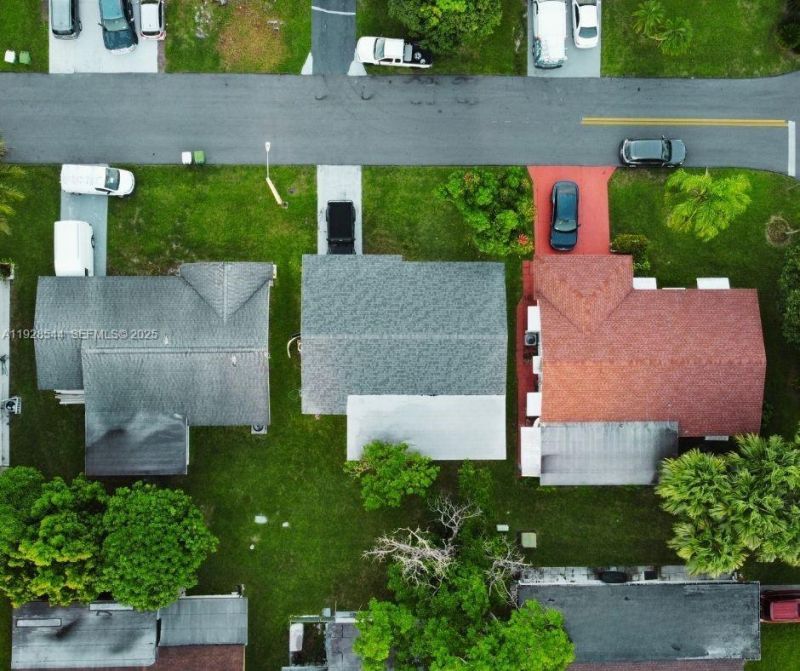 5709 NW 64th Way, Tamarac, FL 33321 Photo