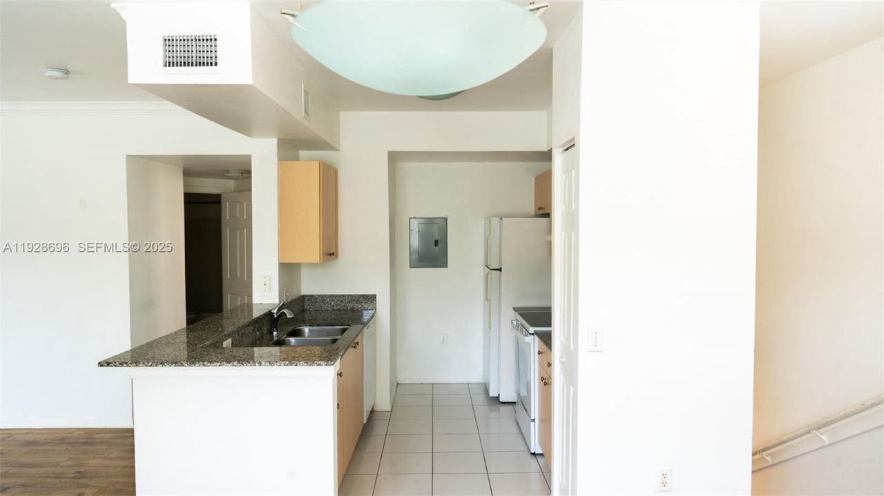 2406 Centergate Dr, Unit 201, Miramar, FL 33025 Photo