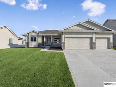 11015 N 159th Avenue, Bennington, NE 68007