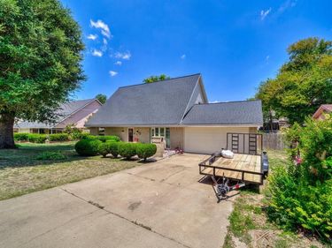 6930 Trailcrest Drive, Dallas, TX 75232