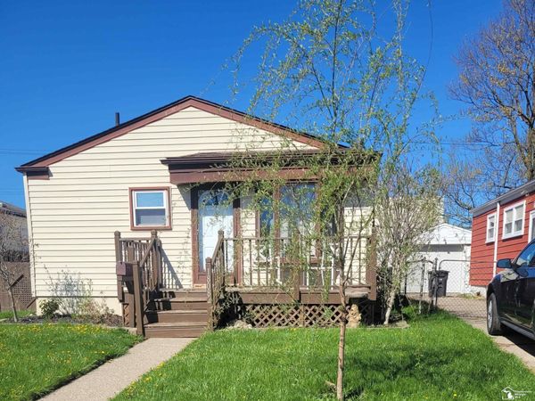 18082 Ray Street, Riverview, MI 00000