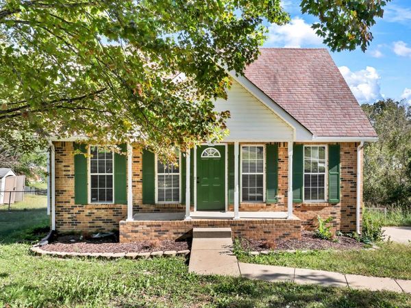 570 Barney Ln, Clarksville, TN 37042