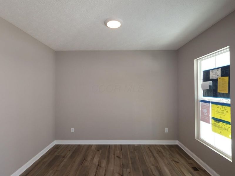 305 Olympic Loop, Commercial Point, OH 43116 Photo 2