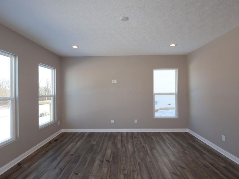 305 Olympic Loop, Commercial Point, OH 43116 Photo 7