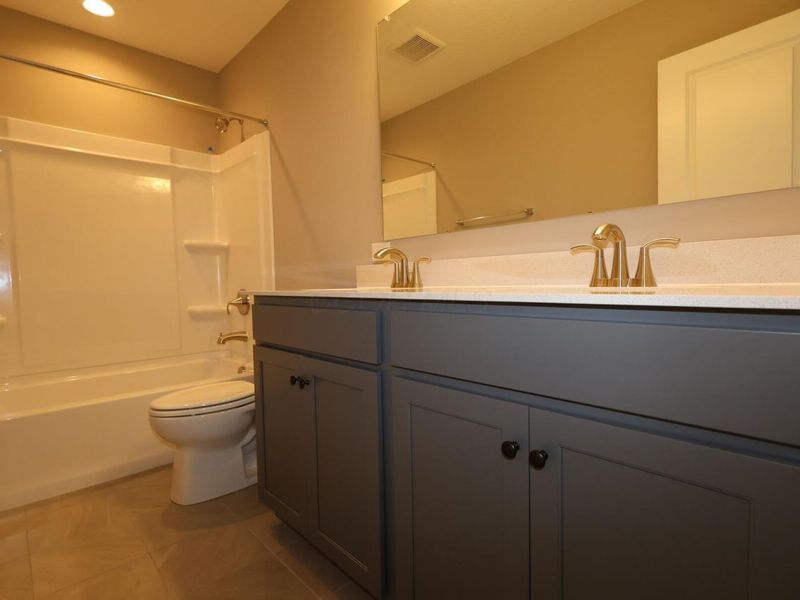 305 Olympic Loop, Commercial Point, OH 43116 Photo 9