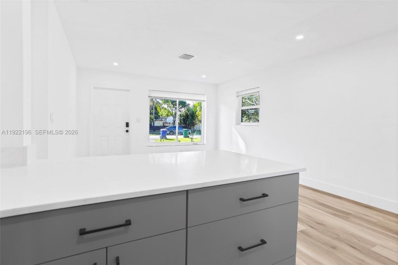 6117 NW 27th St, Unit 1, Margate, FL 33063 Photo