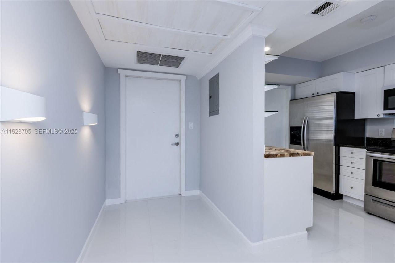 3090 N Course Dr, Unit 609, Pompano Beach, FL 33069 Photo