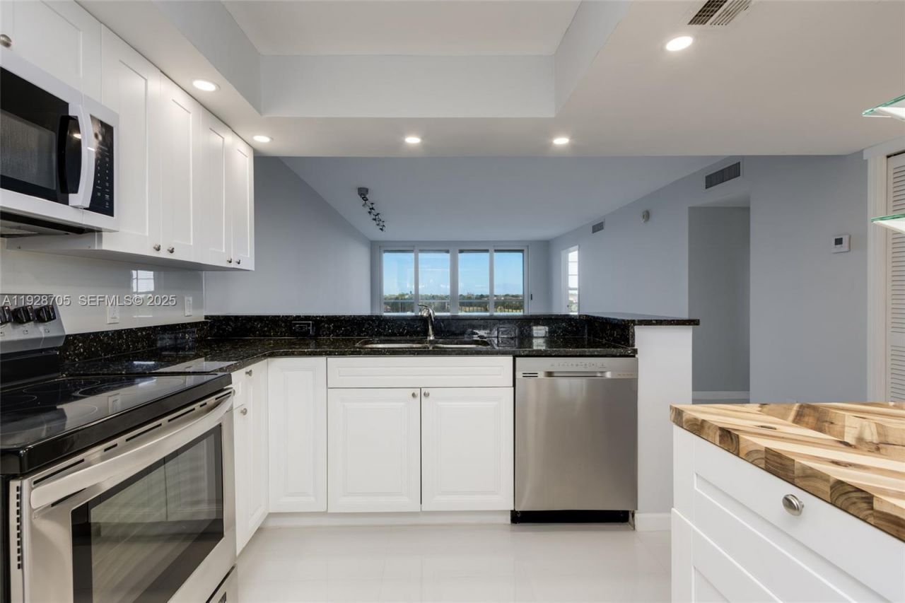 3090 N Course Dr, Unit 609, Pompano Beach, FL 33069 Photo