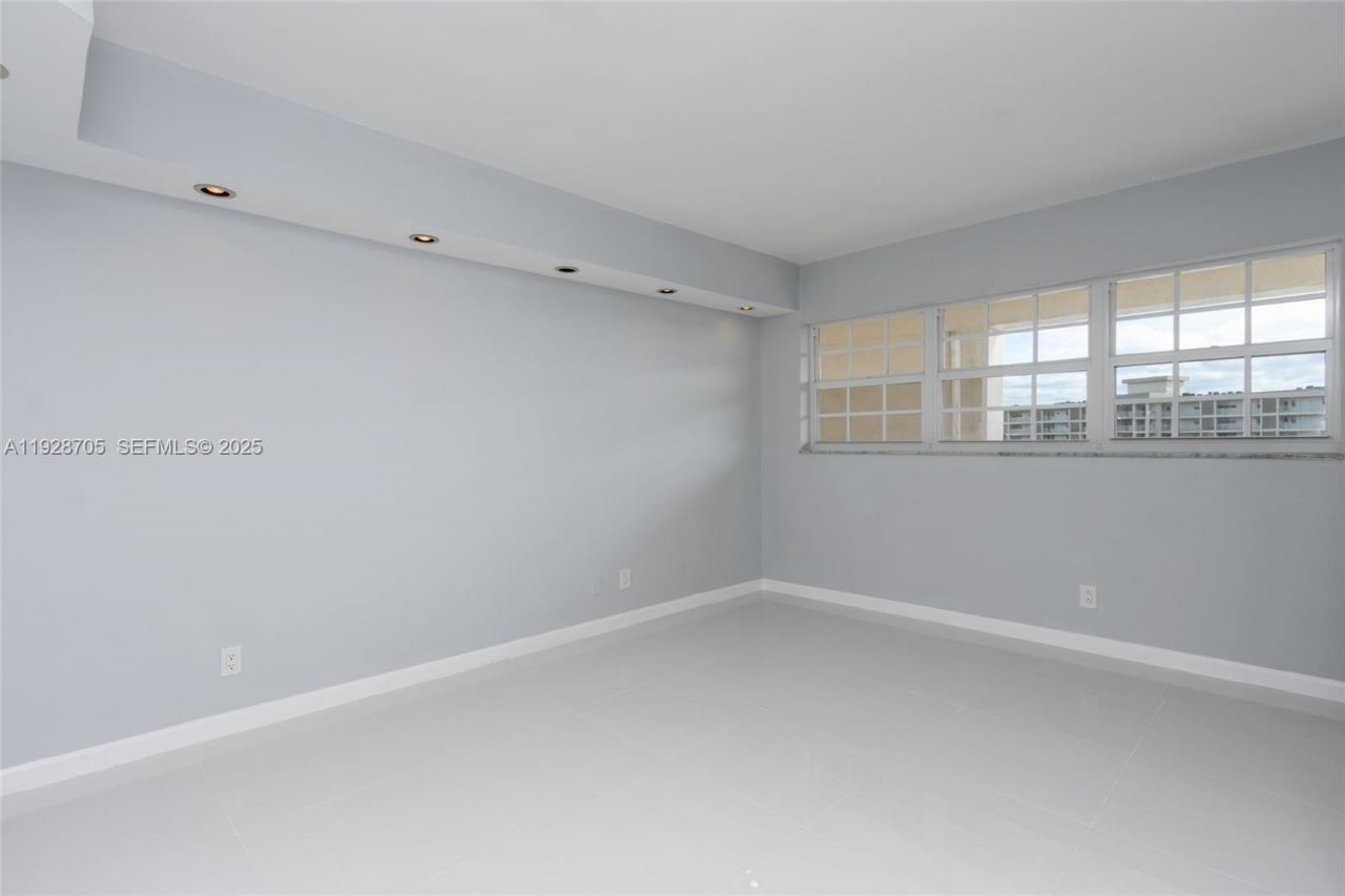 3090 N Course Dr, Unit 609, Pompano Beach, FL 33069 Photo