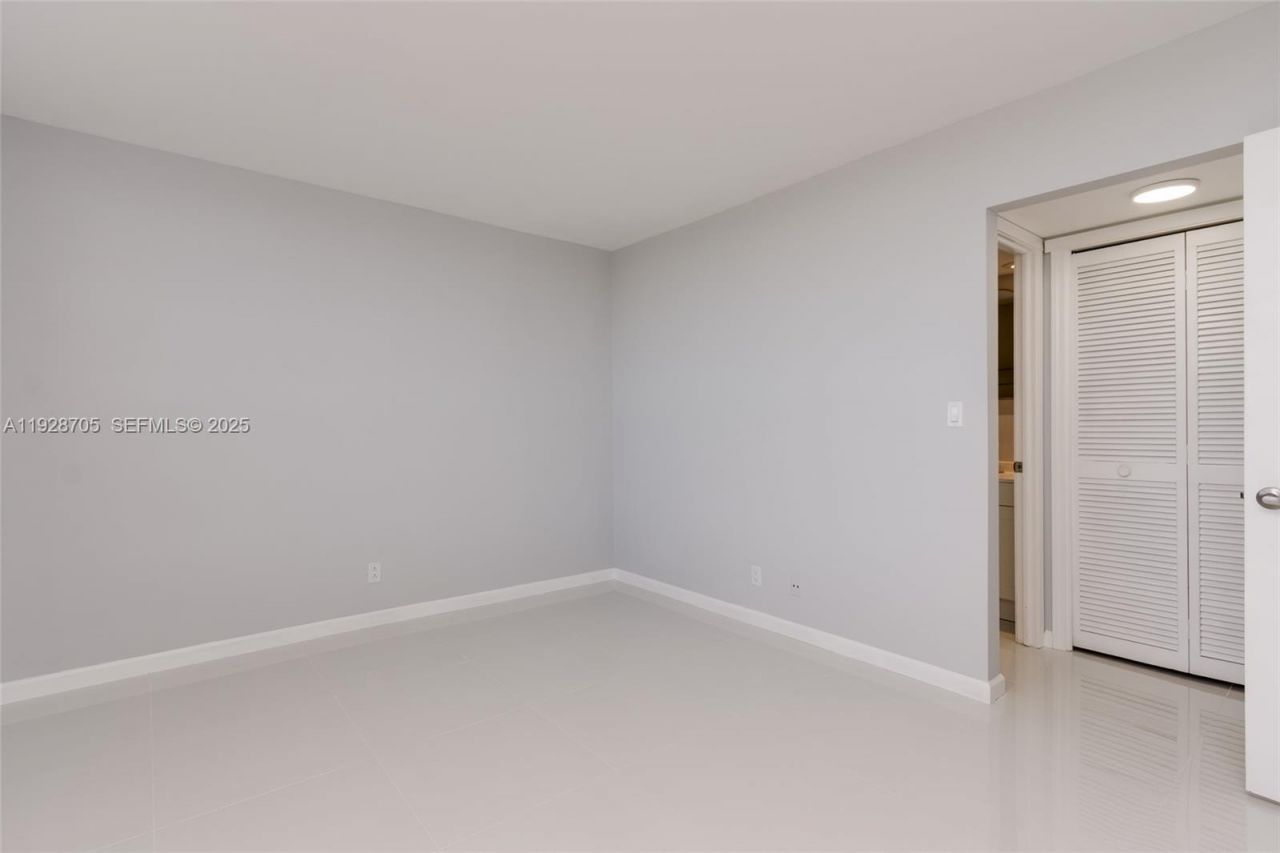 3090 N Course Dr, Unit 609, Pompano Beach, FL 33069 Photo