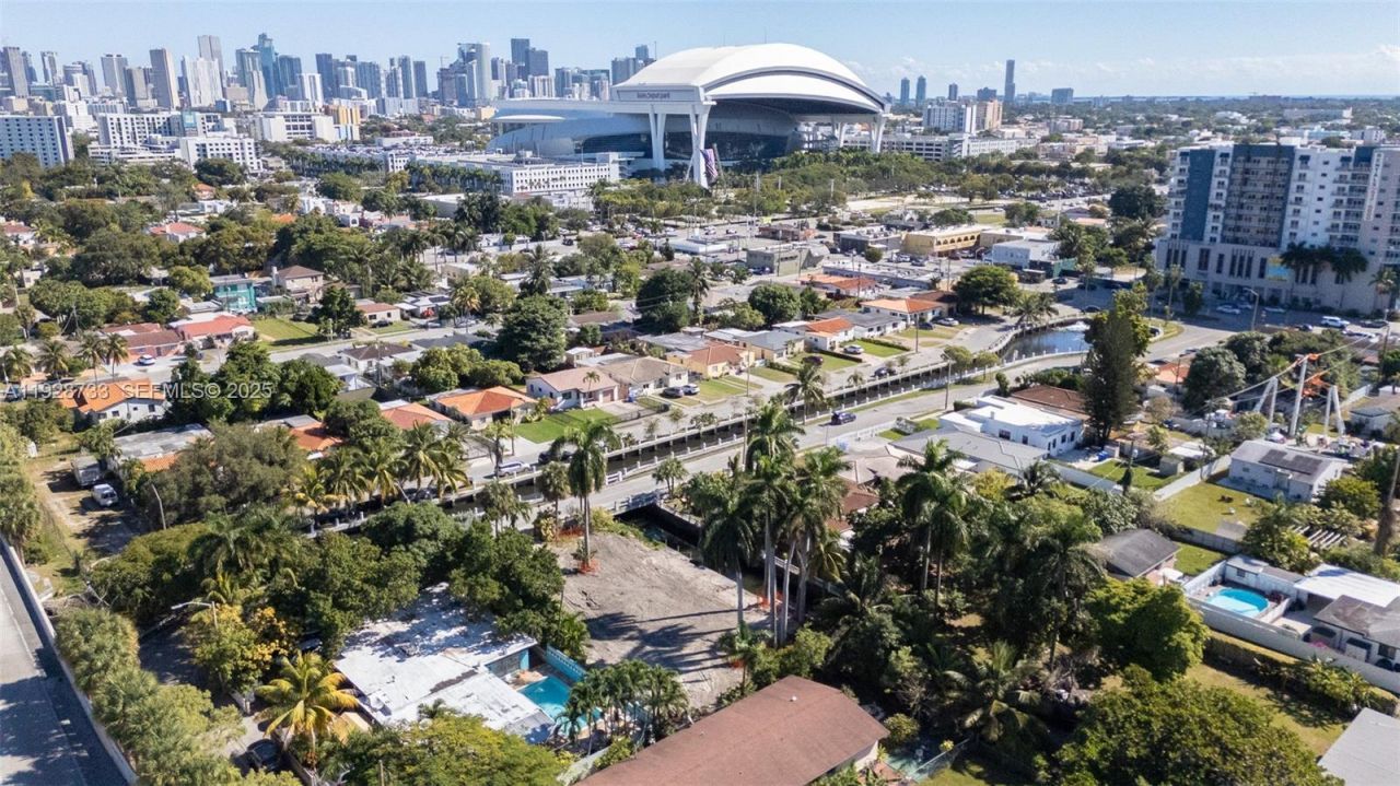 848 NW 18th Ave, Miami, FL 33125 Photo