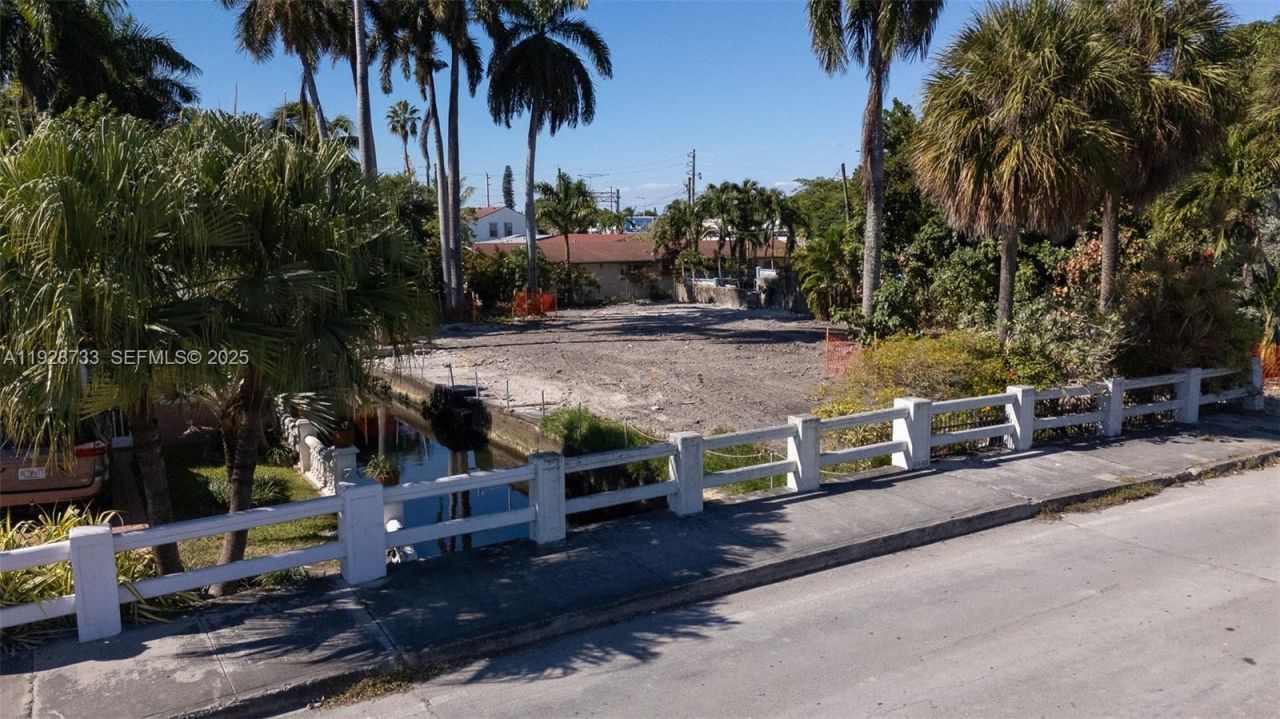 848 NW 18th Ave, Miami, FL 33125 Photo