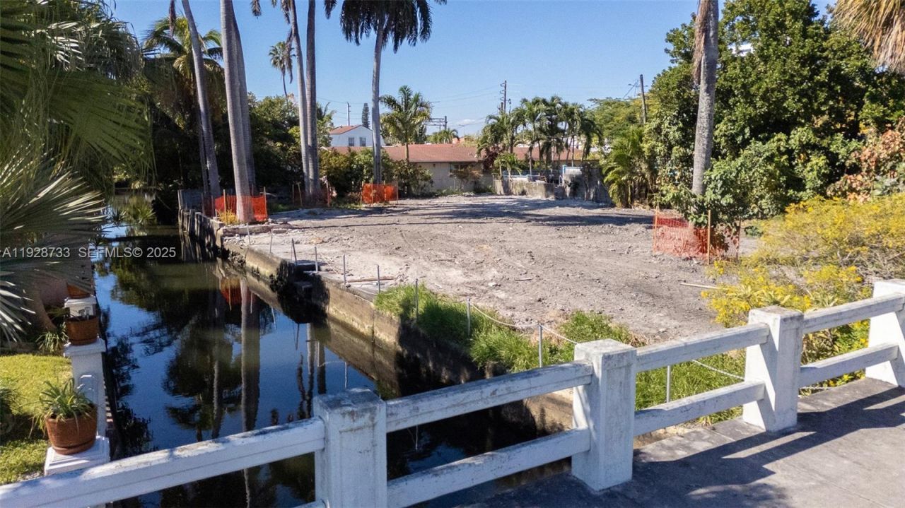 848 NW 18th Ave, Miami, FL 33125 Photo