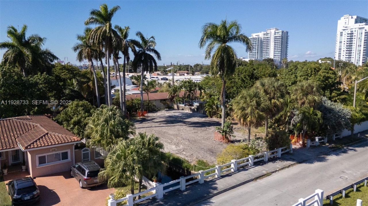 848 NW 18th Ave, Miami, FL 33125 Photo