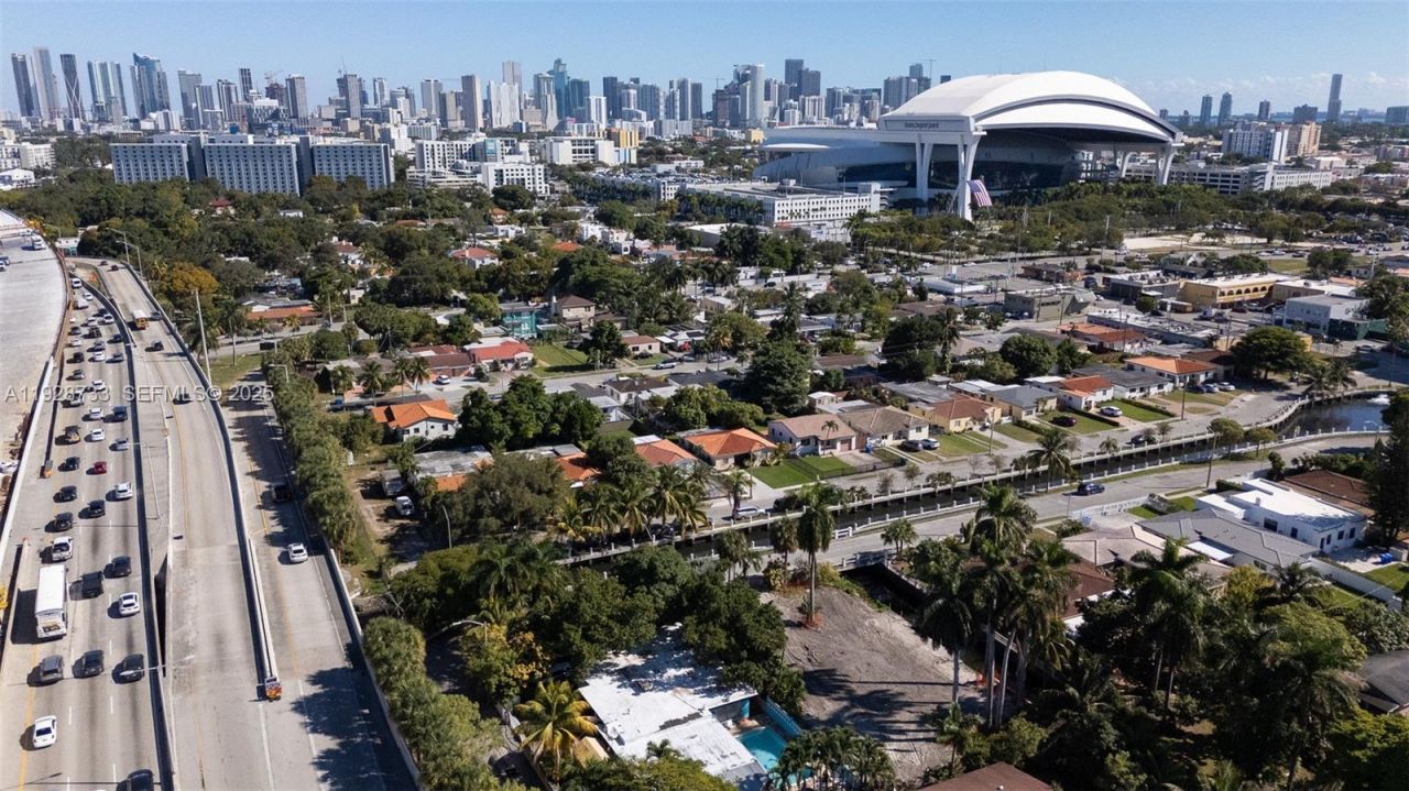 848 NW 18th Ave, Miami, FL 33125 Photo