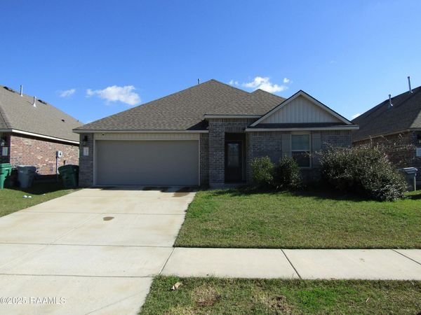 131 Broussard Hill Drive, Broussard, LA 70518
