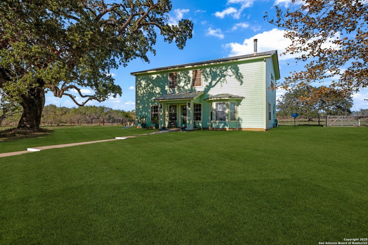 360 Fm 2504, Poteet, TX 78065 Main Photo