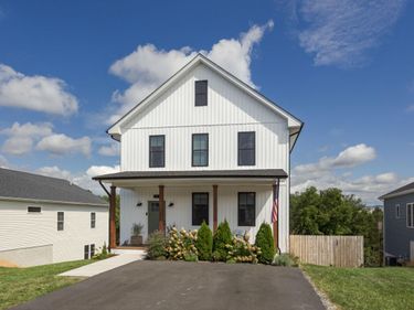 55 Triple Crown Dr, Lexington, VA 24450